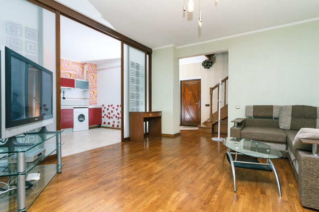 Two-Storey Apartment Near Iec Київ Екстер'єр фото