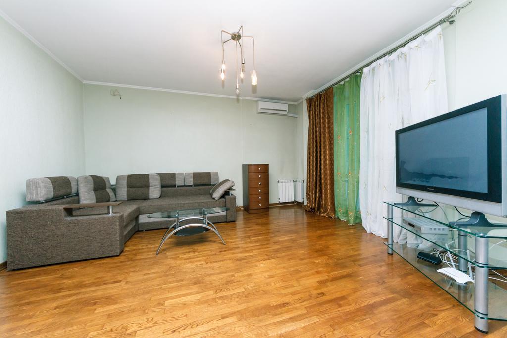 Two-Storey Apartment Near Iec Київ Екстер'єр фото